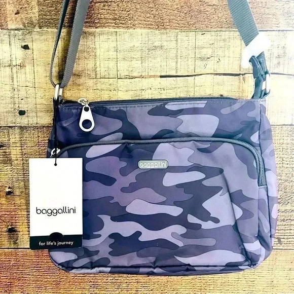 NWT Camouflage Baggallini Joey Bagg Crossbody - Picture 3 of 11
